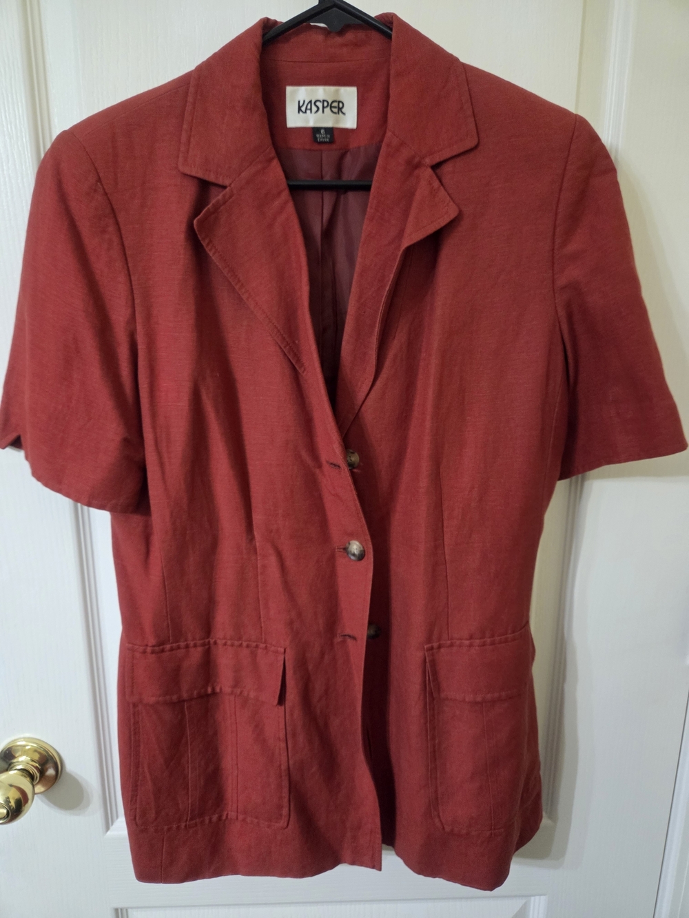 Kasper Short-Sleeve Blazer in Deep Red